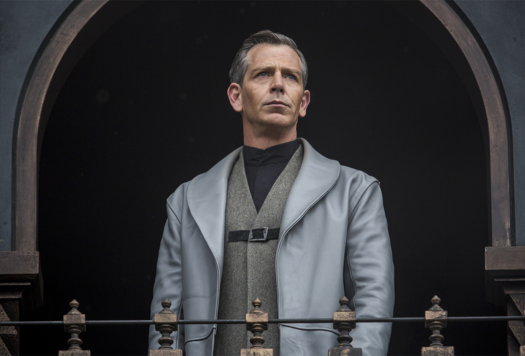 Ben Mendelsohn stars as ‘Sheriff of Nottingham’ in Robin Hood. Photo by: Larry Horricks.