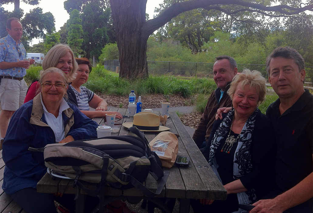 Breakfasting with the regulars, Centennial Park, Sydney 2014