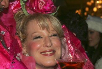 Detail: Bette Midler Hulaween Gala for New York Restoration Project - Alamy