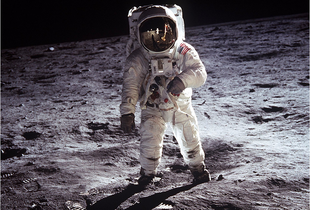 Buz Aldrin catches Neil Armstrong
