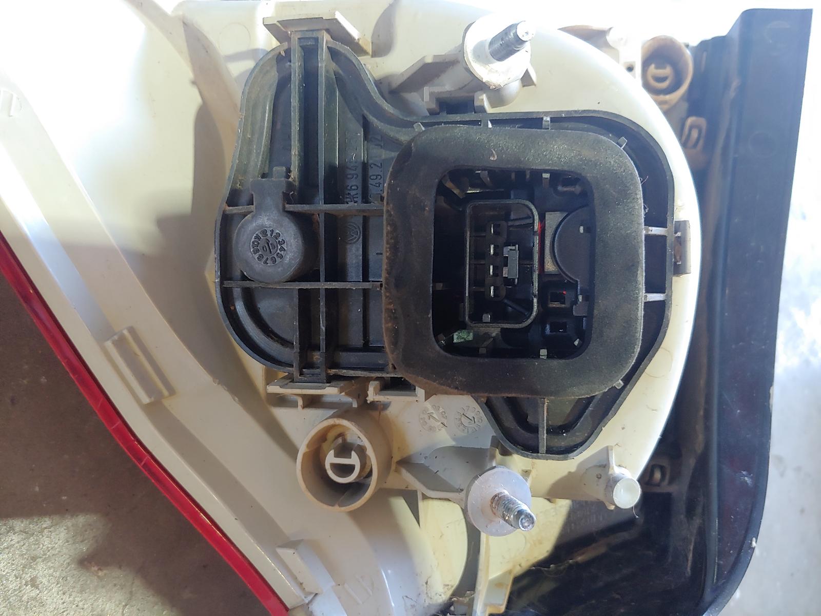 View Auto part Left Taillight Volkswagen Golf 2006