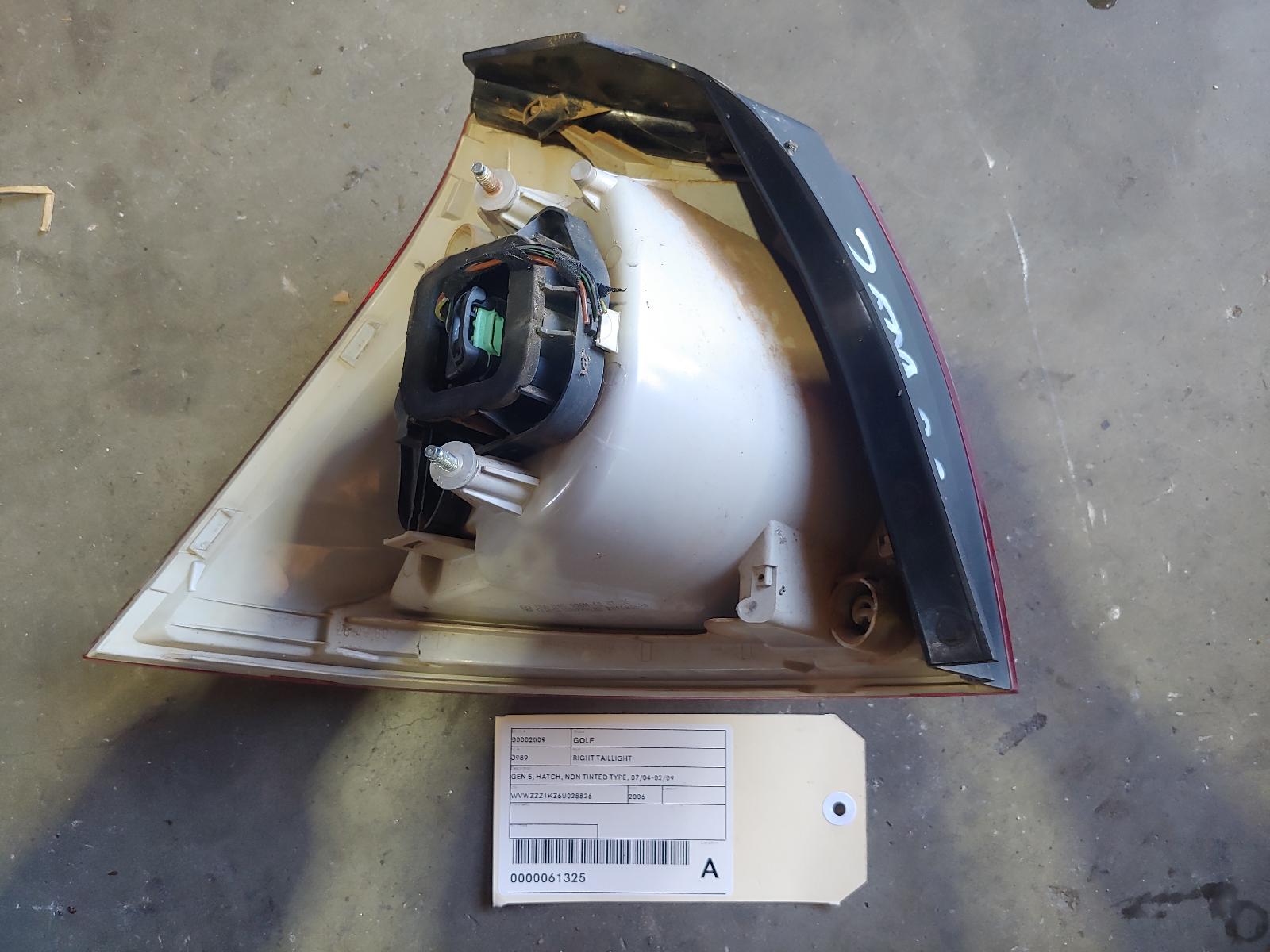 View Auto part Right Taillight Volkswagen Golf 2006