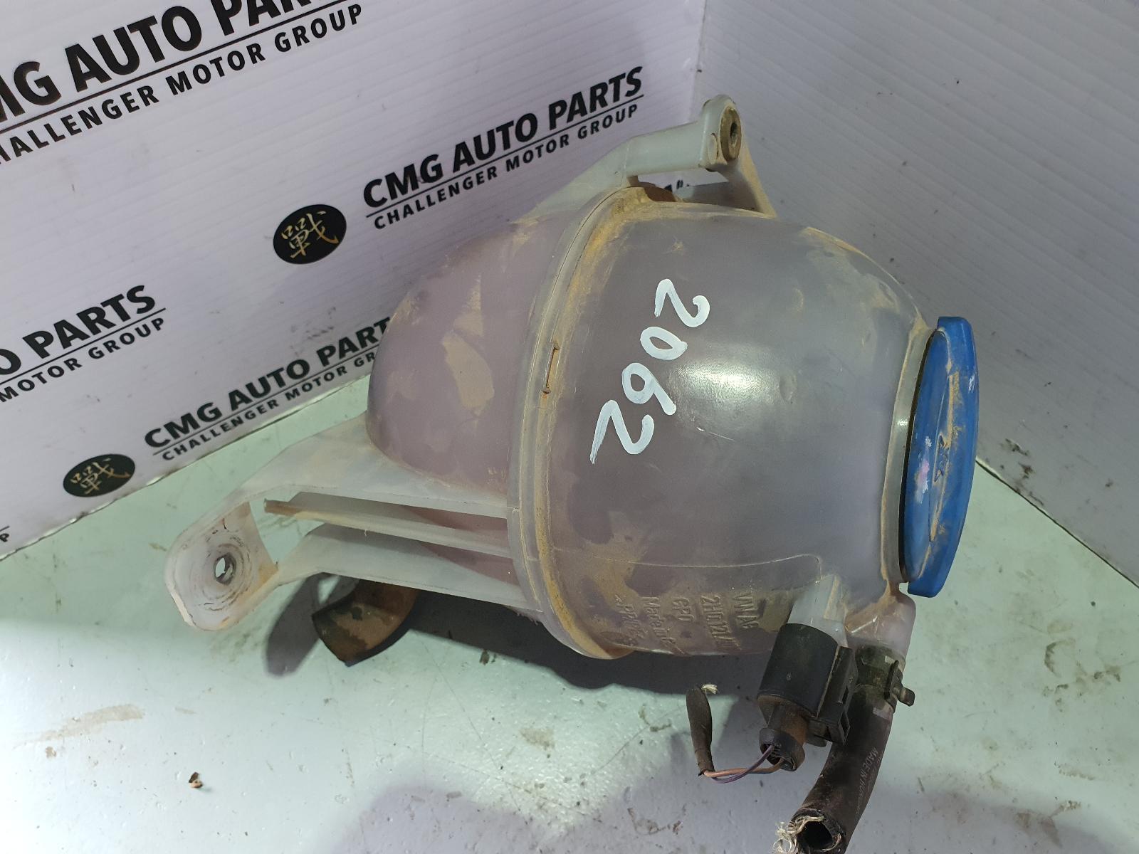 View Auto part Overflow Bottle Volkswagen Amarok 2014