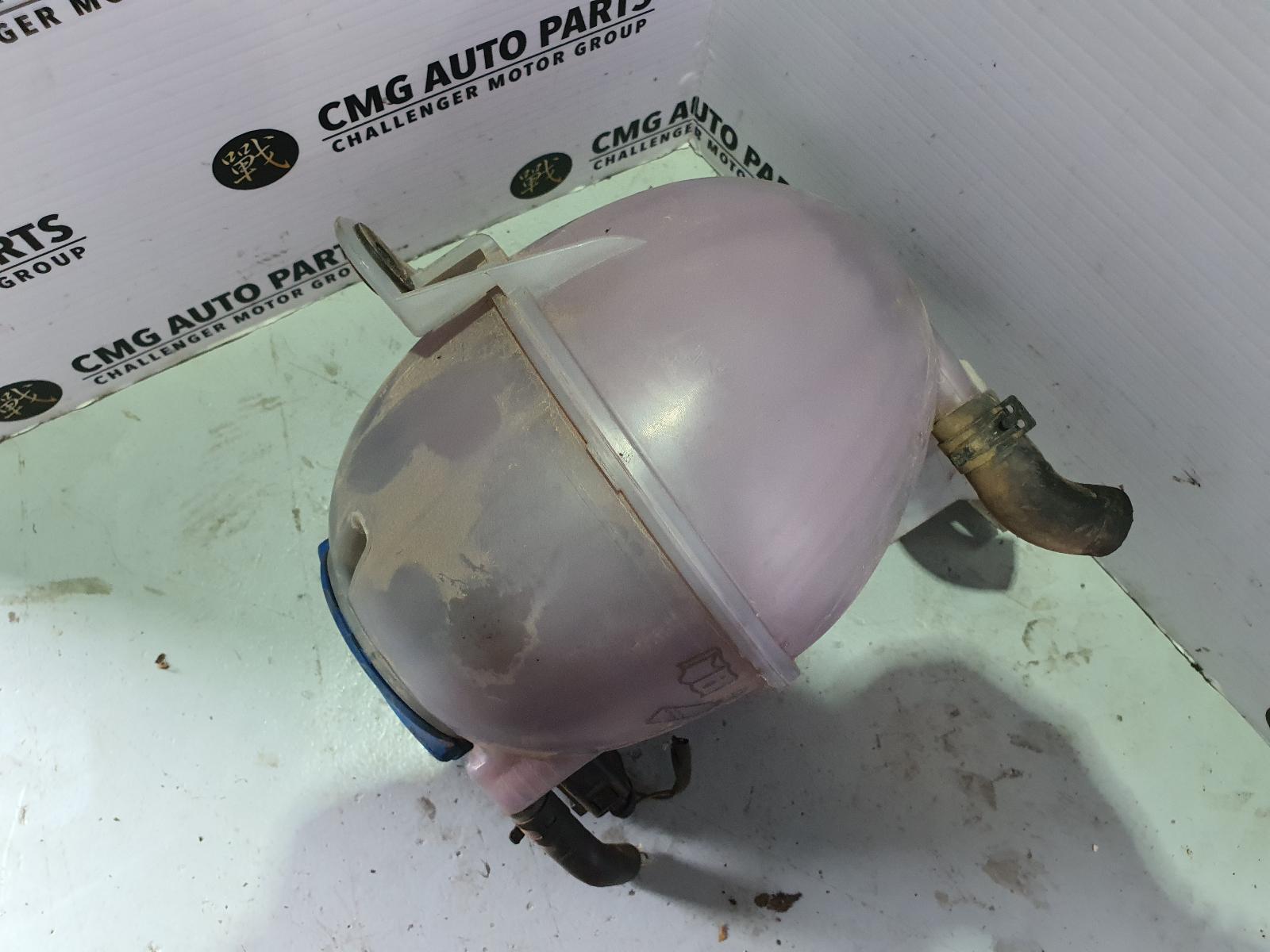 View Auto part Overflow Bottle Volkswagen Amarok 2014