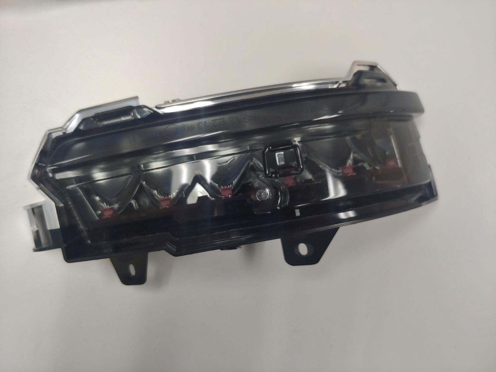 View Auto part Right Door Mirror Land Rover Discovery 2019