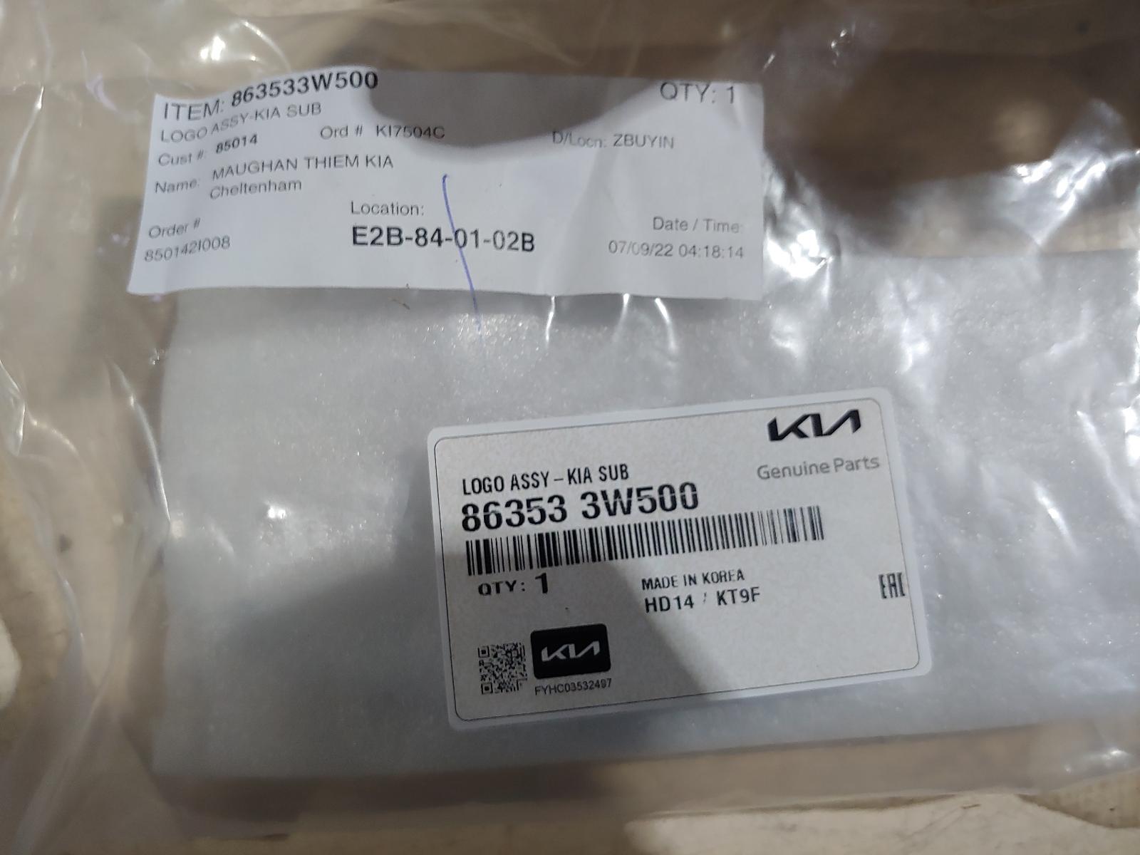 View Auto part Grille Kia Sorento 2019