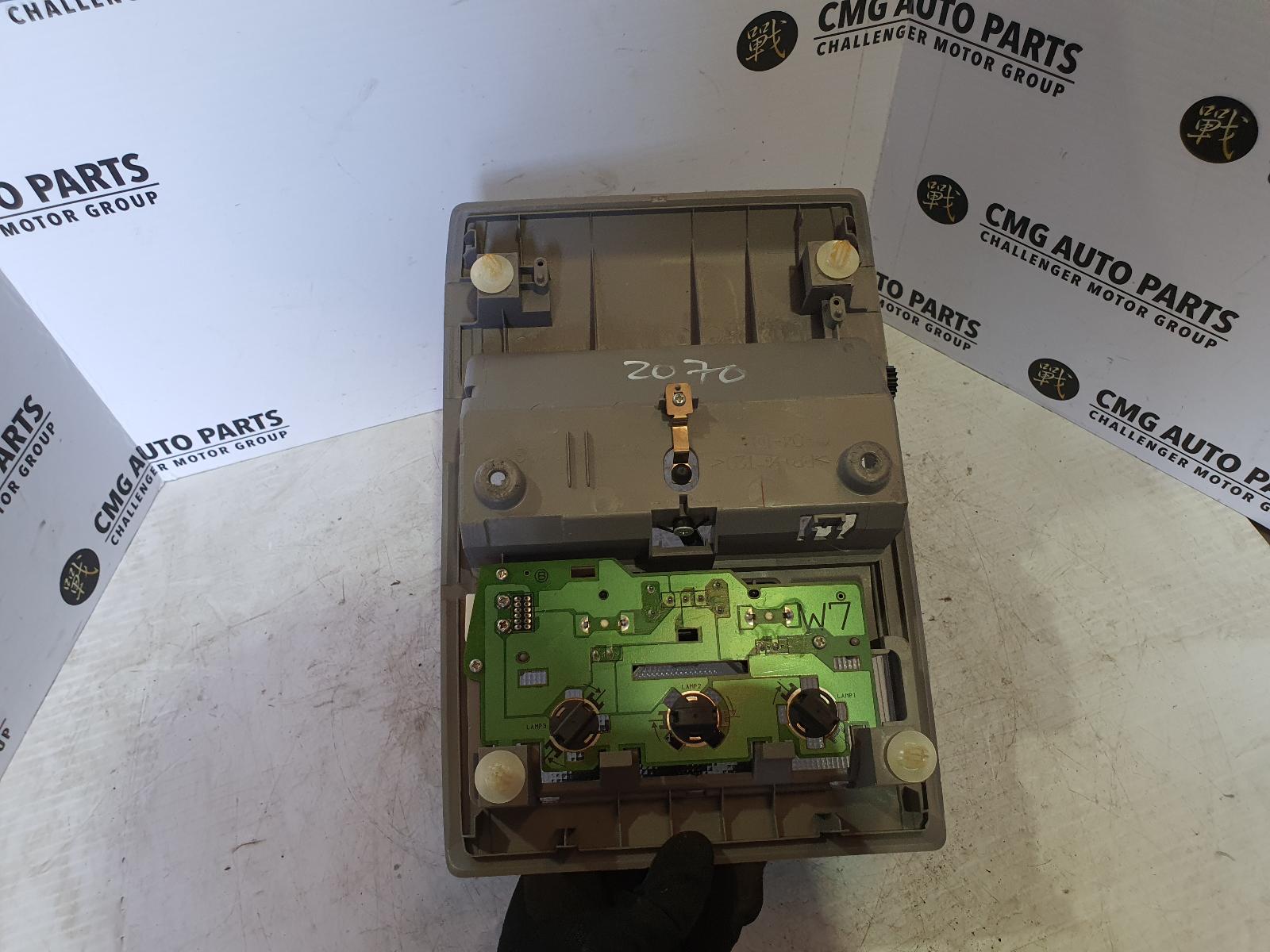 2008 Toyota Prius Courtesy Light View Auto part Courtesy Light Toyota Prius 2008