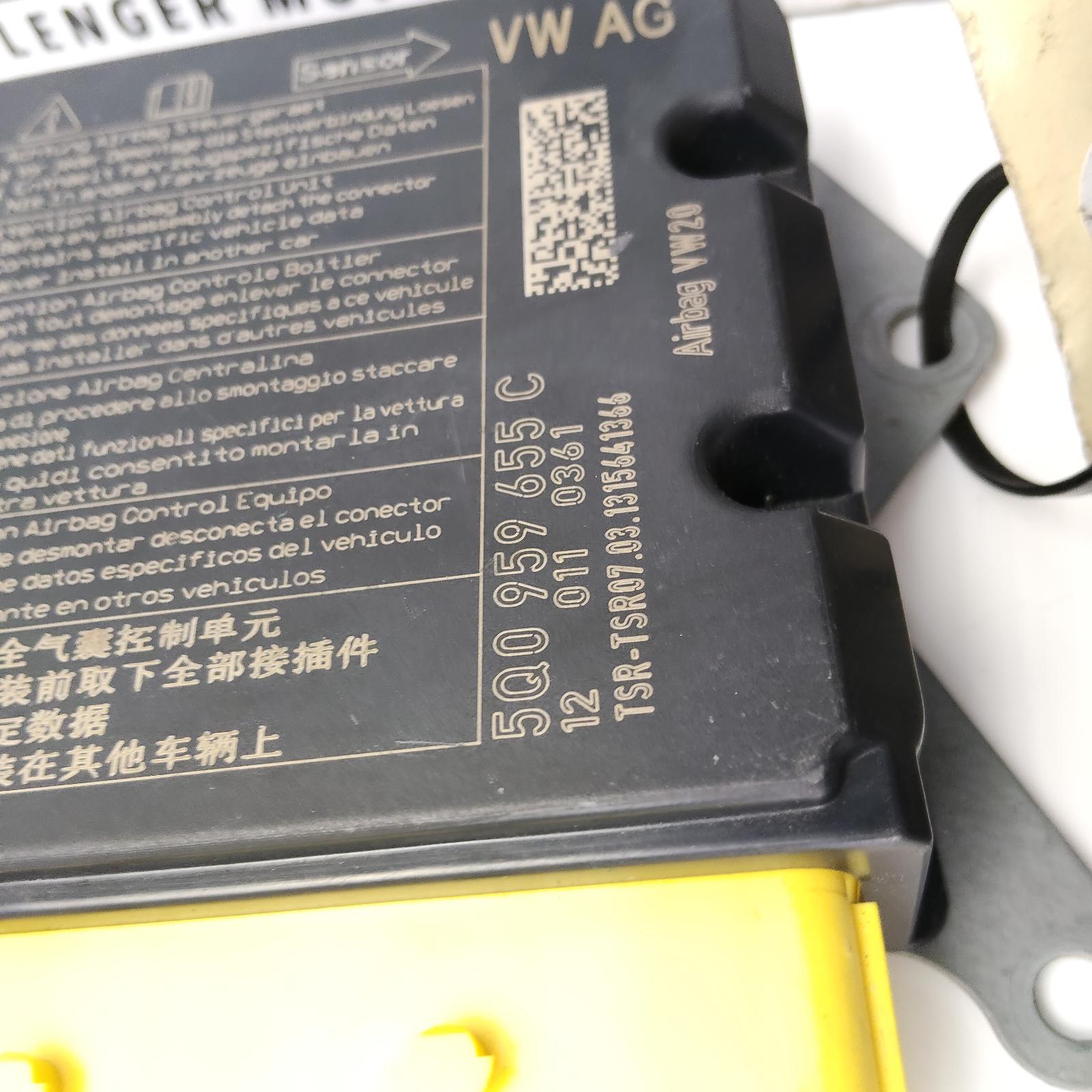 View Auto part Airbag Module/Sensor Volkswagen Golf 2013