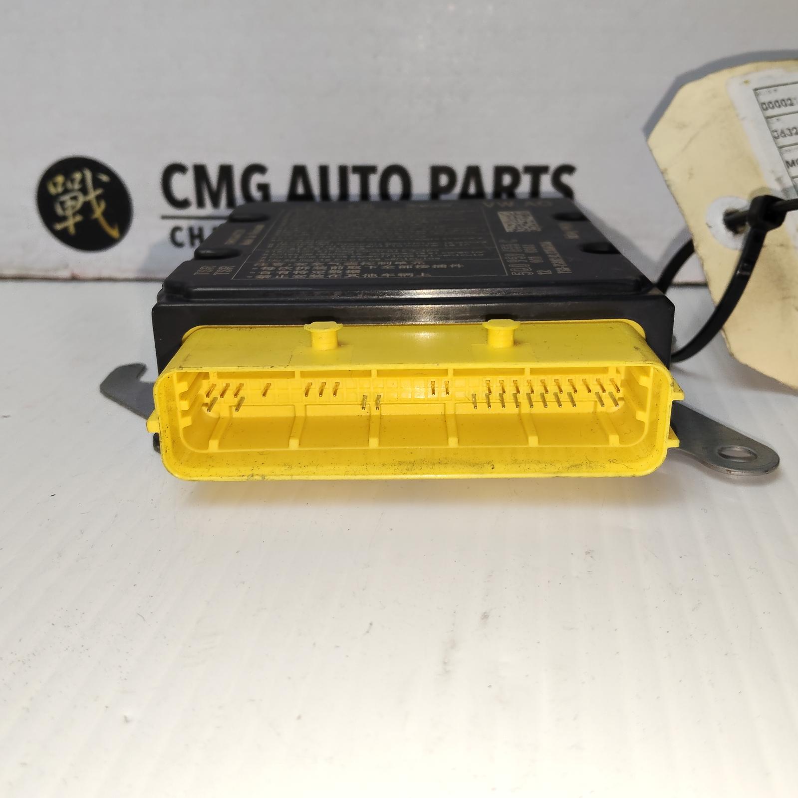 View Auto part Airbag Module/Sensor Volkswagen Golf 2013