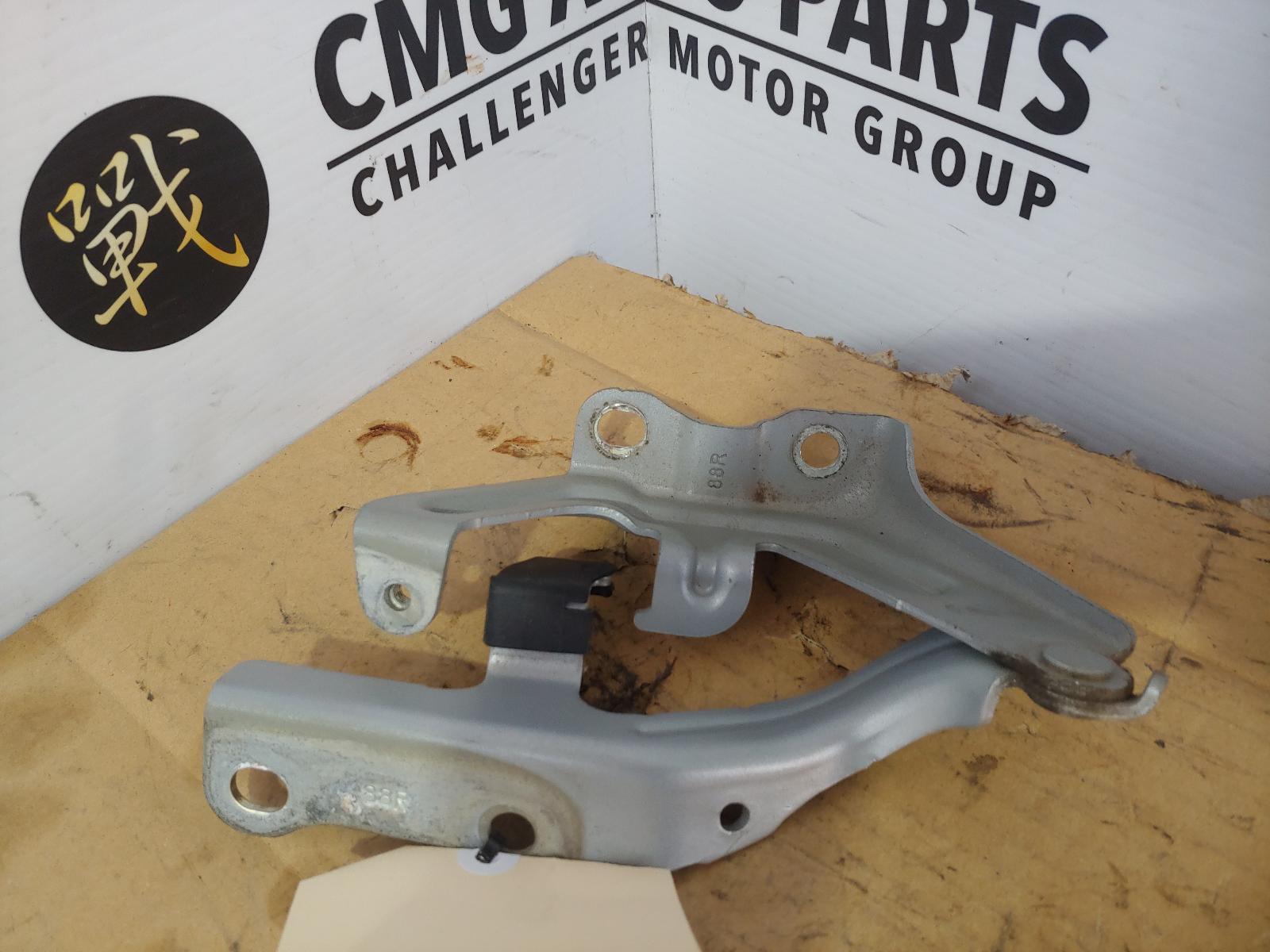 View Auto part Bonnet Hinge/Strut Toyota Camry 2016
