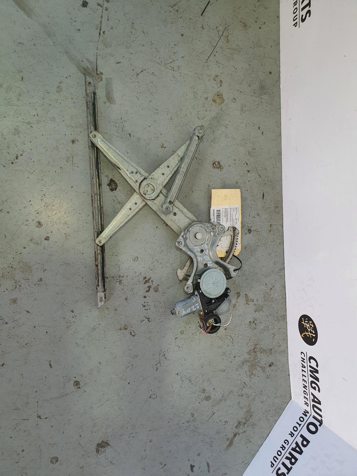 View Auto part Right Front Window Reg/Motor Toyota Camry 2016