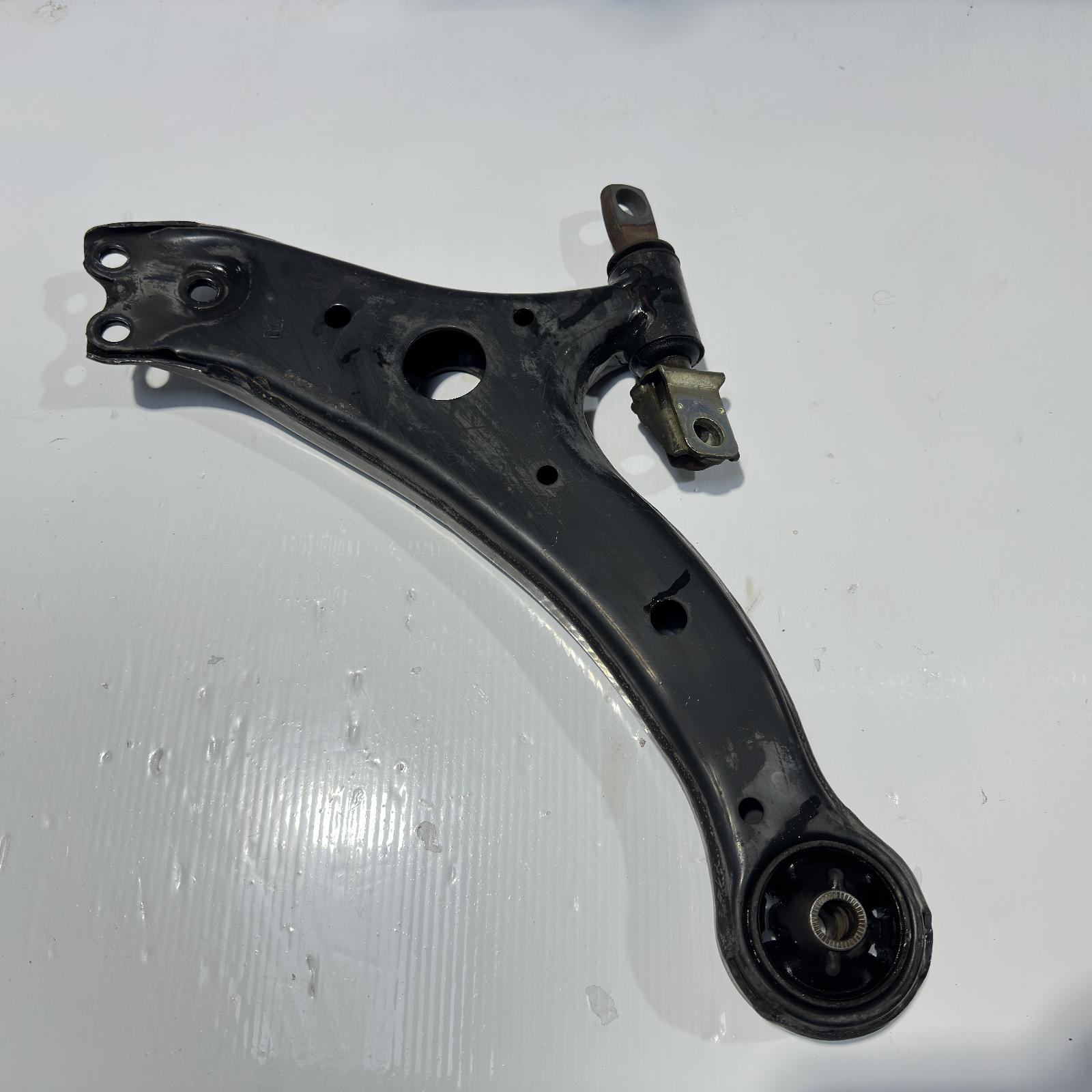 View Auto part Right Front Lower Control Arm Toyota Camry 2016