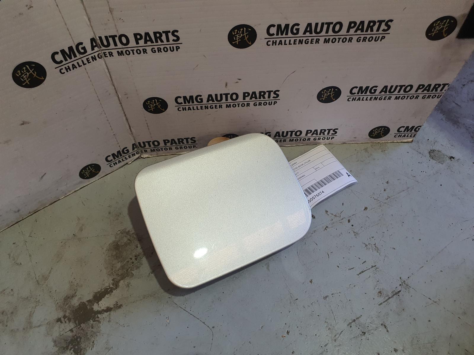 2016 Toyota Camry Fuel Door / Filler View Auto part Fuel Door / Filler Toyota Camry 2016