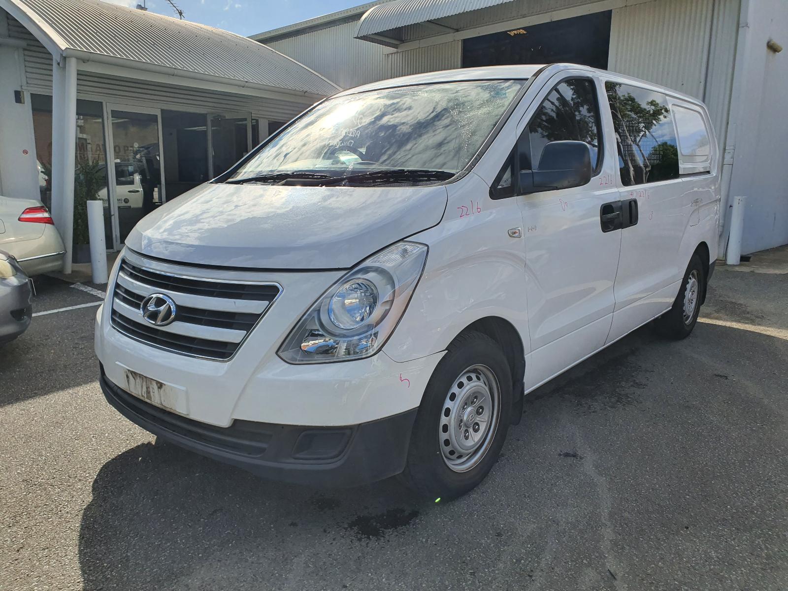 2015 Hyundai Iload/imax Wheel Standard/Steel View Auto part Wheel Standard/Steel Hyundai Iload/imax 2015