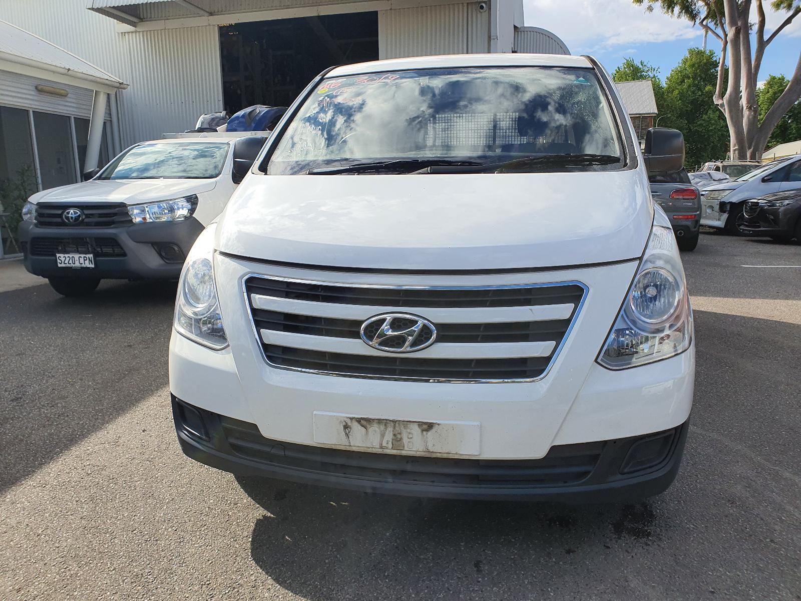 2015 Hyundai Iload/imax Wheel Standard/Steel View Auto part Wheel Standard/Steel Hyundai Iload/imax 2015