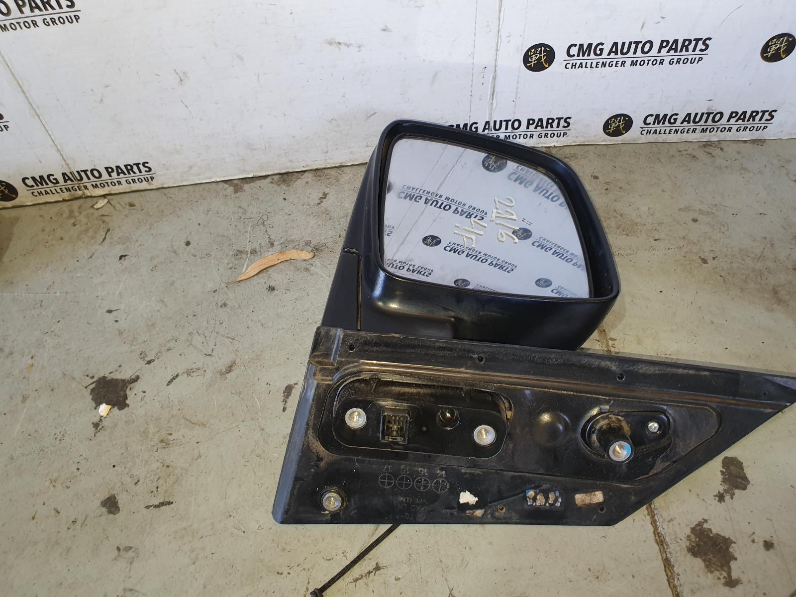 2015 Hyundai Iload/imax Left Door Mirror View Auto part Left Door Mirror Hyundai Iload/imax 2015