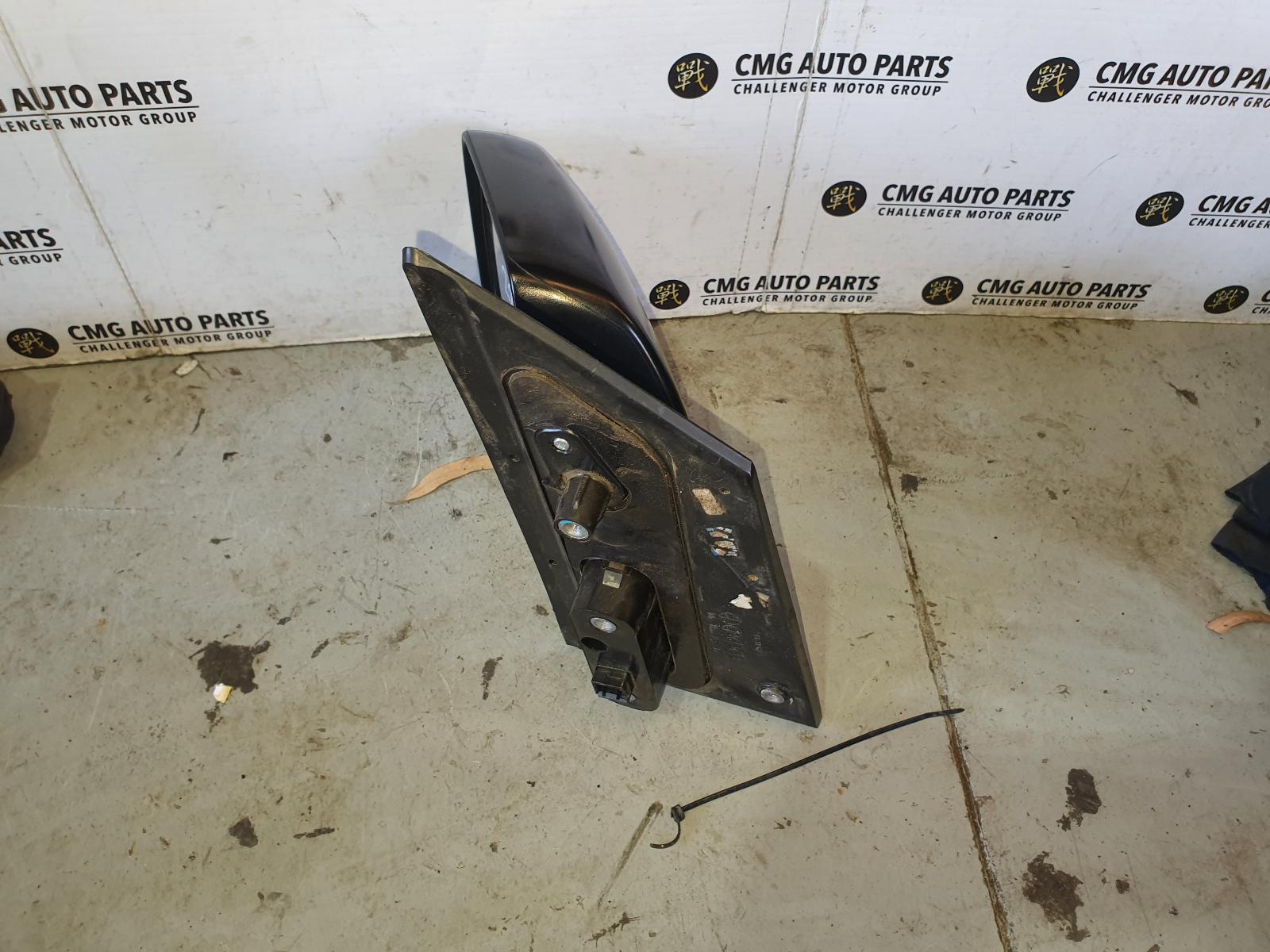 2015 Hyundai Iload/imax Left Door Mirror View Auto part Left Door Mirror Hyundai Iload/imax 2015