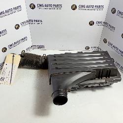 View Auto part Air Cleaner/Box Volkswagen Golf 2022