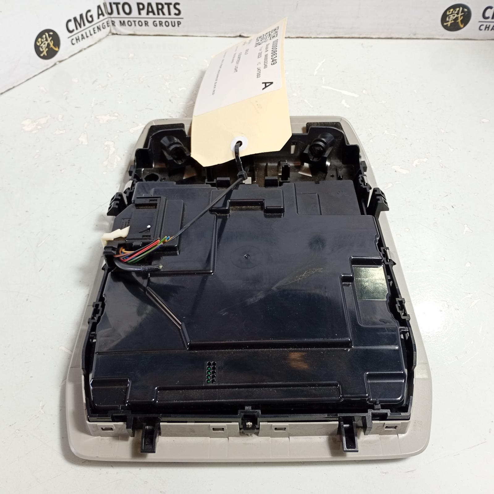 2022 Volkswagen Golf Courtesy Light View Auto part Courtesy Light Volkswagen Golf 2022