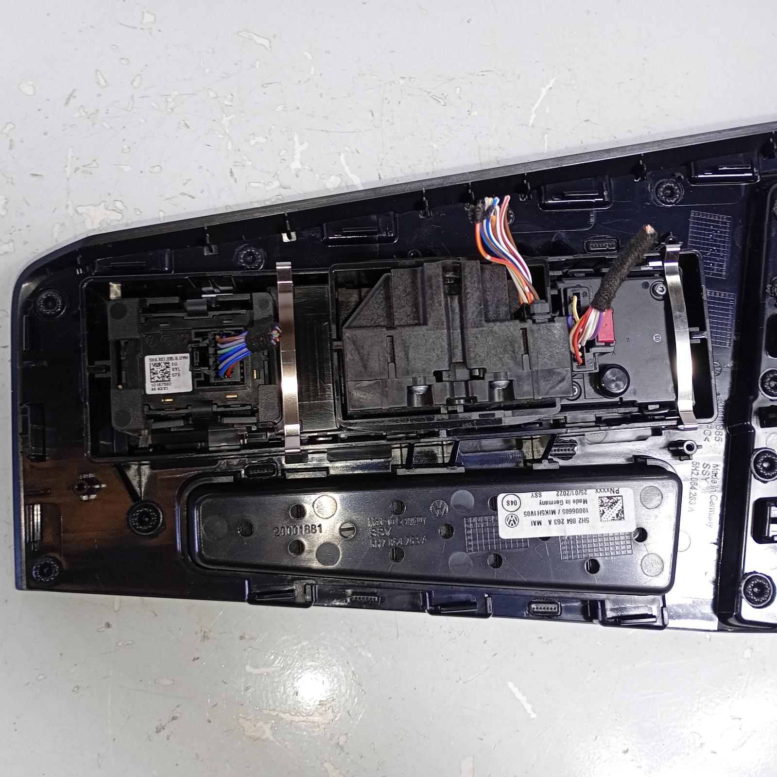 View Auto part Combination Switch Volkswagen Golf 2022