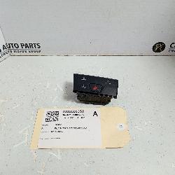 View Auto part Flasher/Hazard Relay Volkswagen Golf 2022