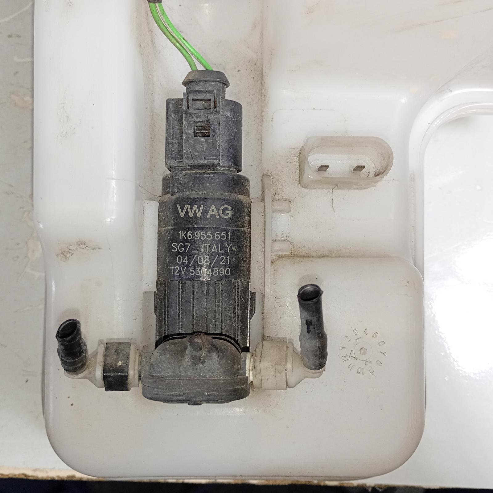 2022 Volkswagen Golf Washer Bottle View Auto part Washer Bottle Volkswagen Golf 2022