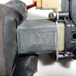 View Auto part Left Front Window Reg/Motor Volkswagen Golf 2022