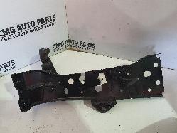 View Auto part Misc Bracket Mazda 3 2020