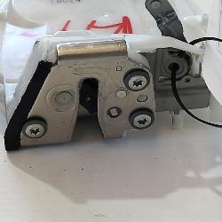 View Auto part Door/Boot/Gate Lock Suzuki Swift 2012