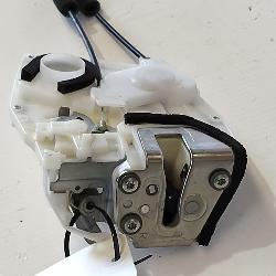 View Auto part Door/Boot/Gate Lock Suzuki Swift 2012