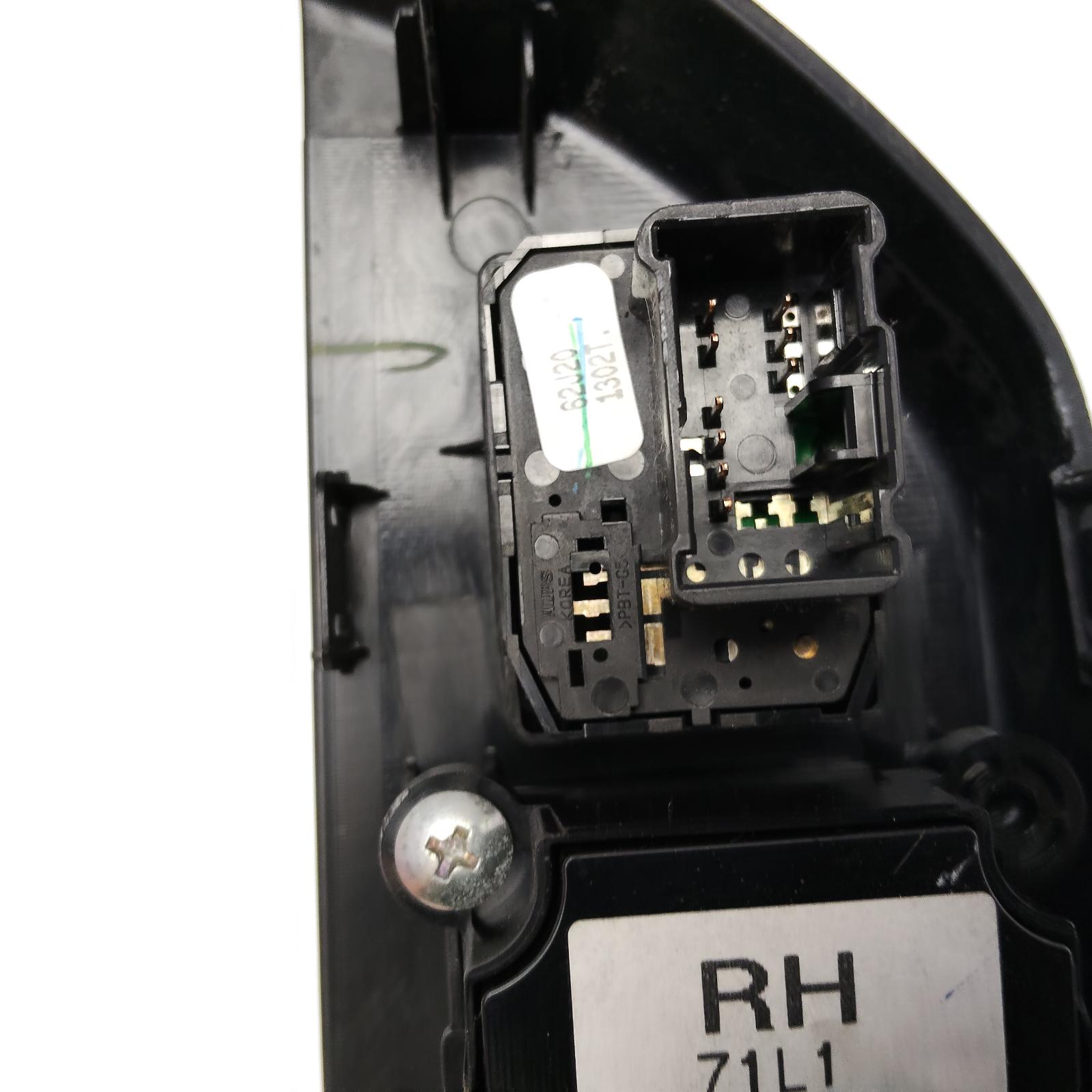View Auto part Pwr Dr Wind Switch Suzuki Swift 2012