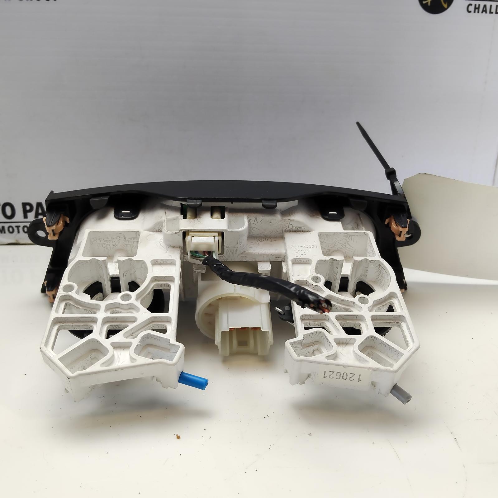 View Auto part Heater/Ac Controls Suzuki Swift 2012