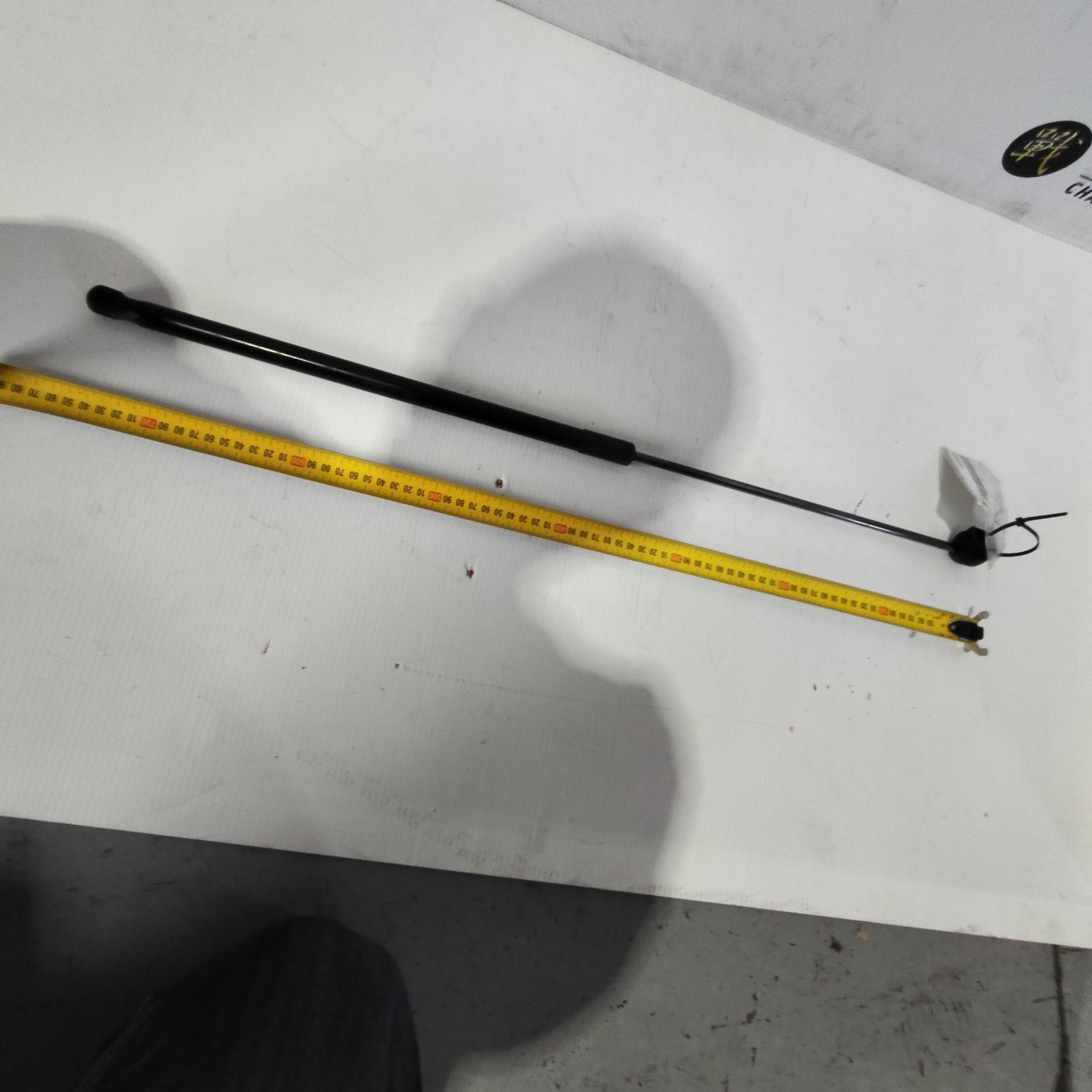 View Auto part Bonnet Hinge/Strut Volkswagen Golf 2010