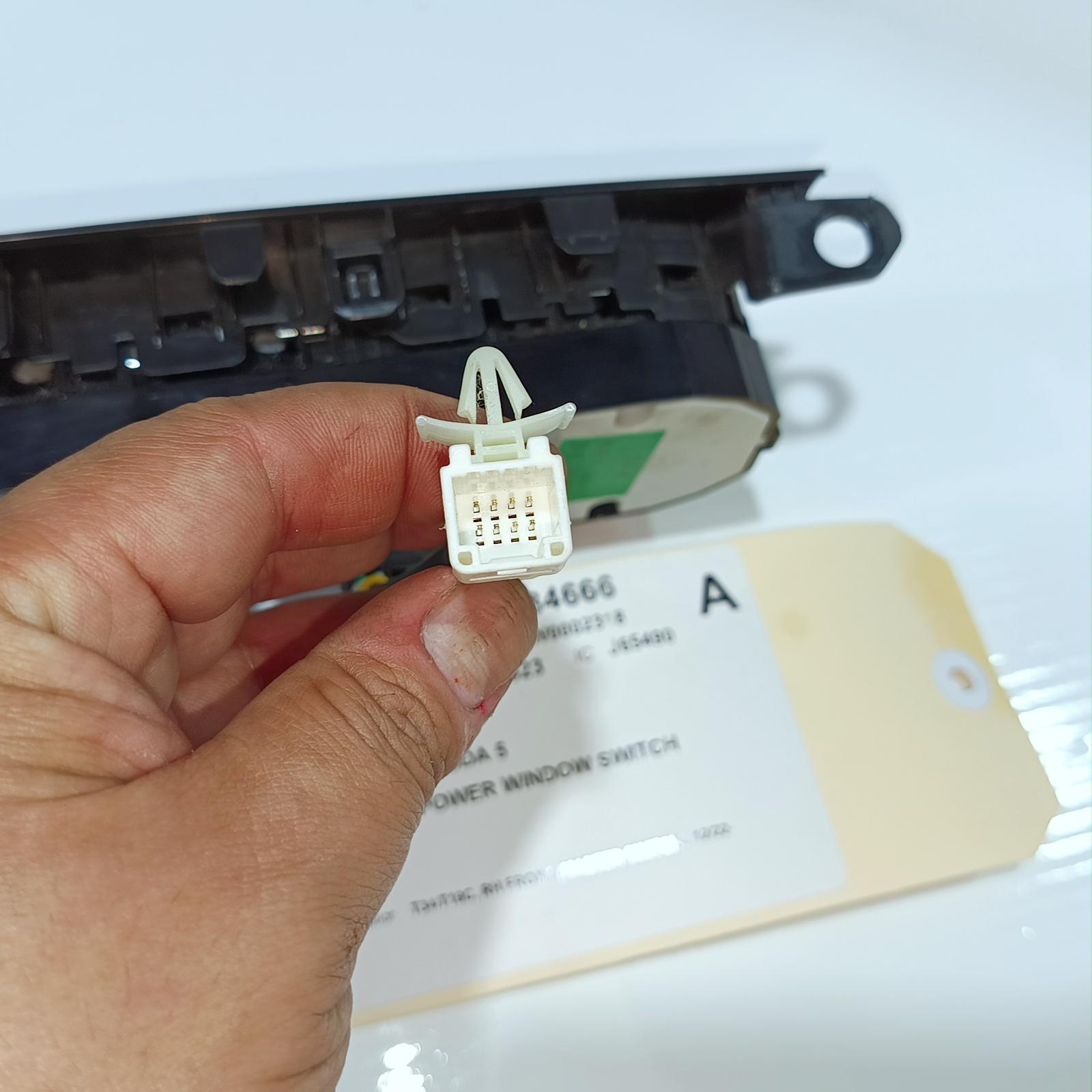 View Auto part Pwr Dr Wind Switch Chery Omoda 5 2023