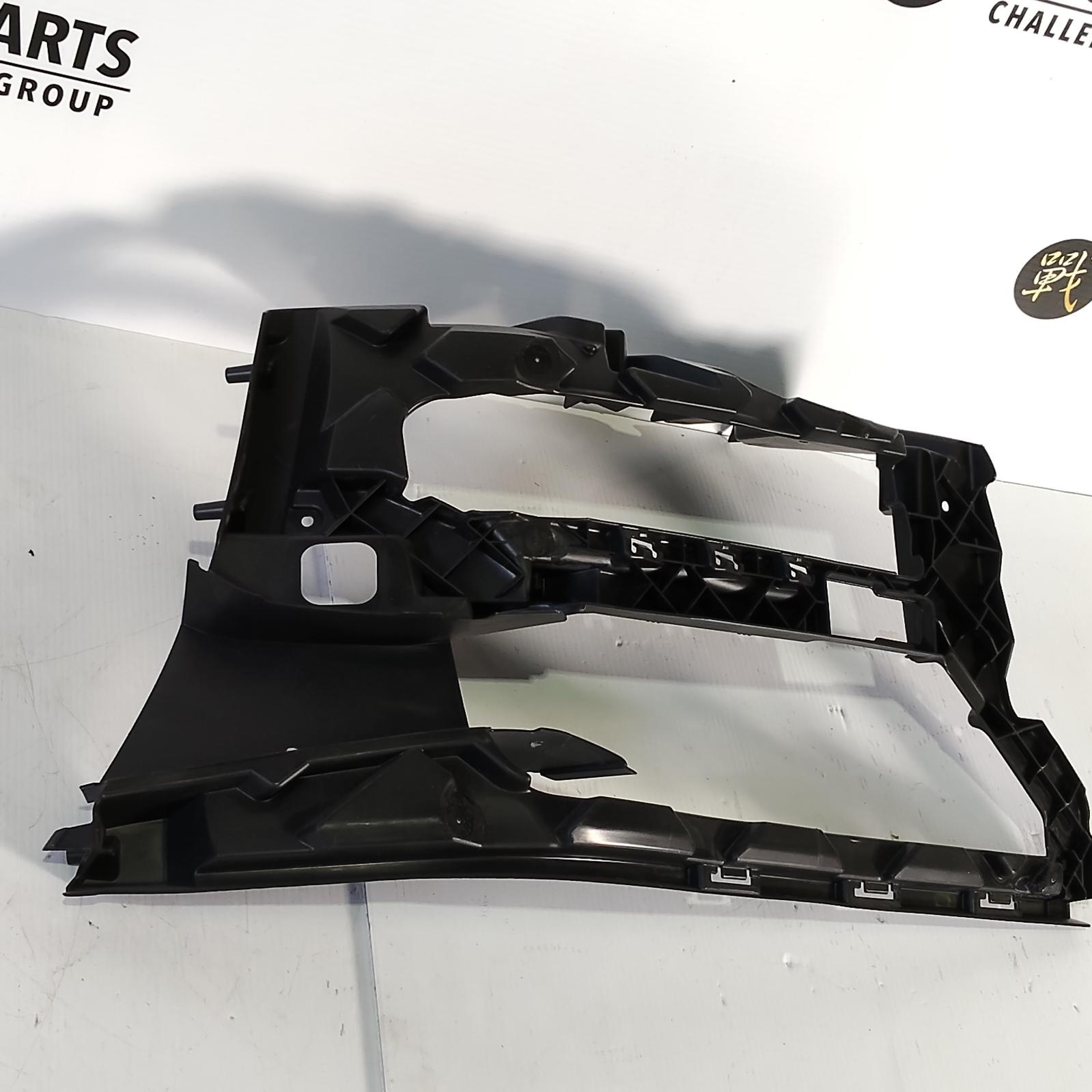 View Auto part Misc Bracket Volkswagen Crafter 2017
