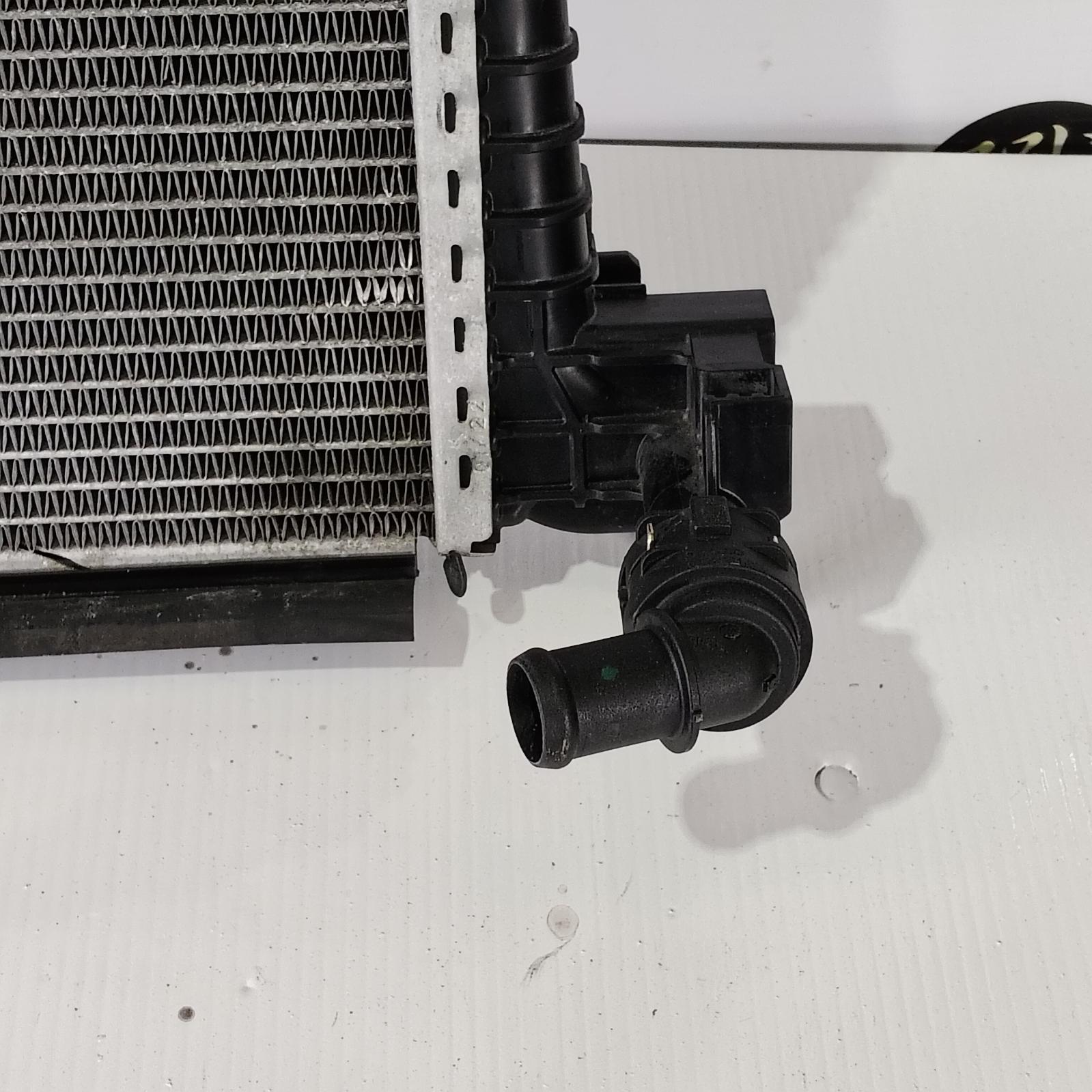 2022 Volkswagen Golf Radiator View Auto part Radiator Volkswagen Golf 2022