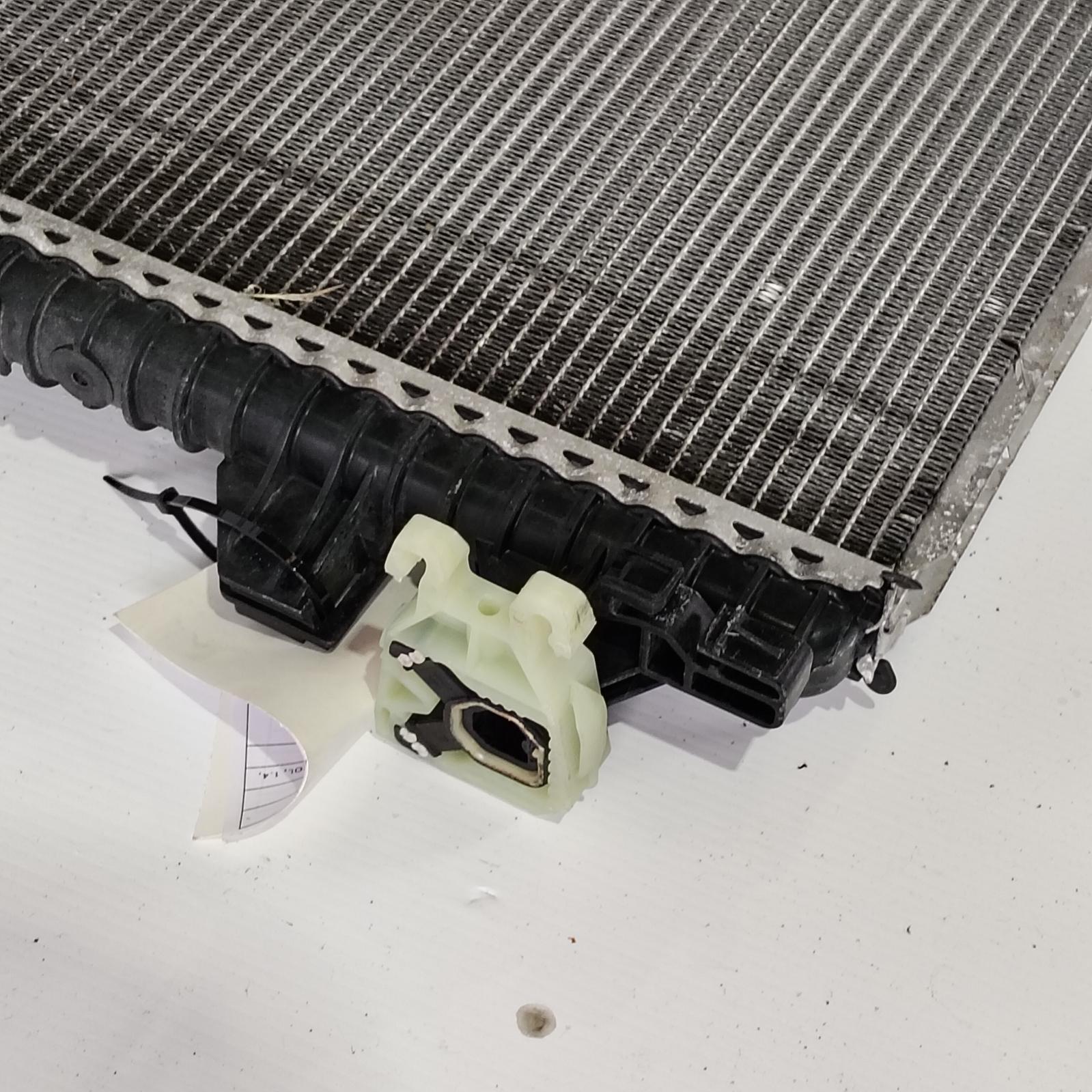 2022 Volkswagen Golf Radiator View Auto part Radiator Volkswagen Golf 2022