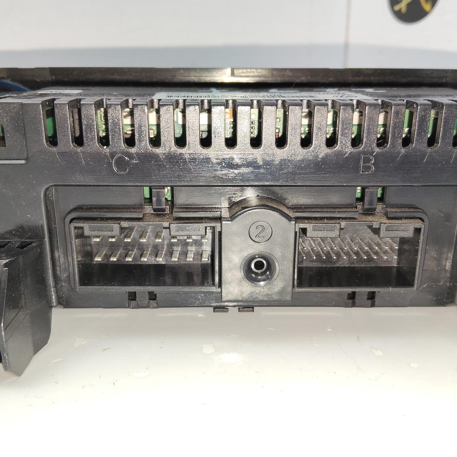 2012 Volkswagen Polo Heater/Ac Controls View Auto part Heater/Ac Controls Volkswagen Polo 2012