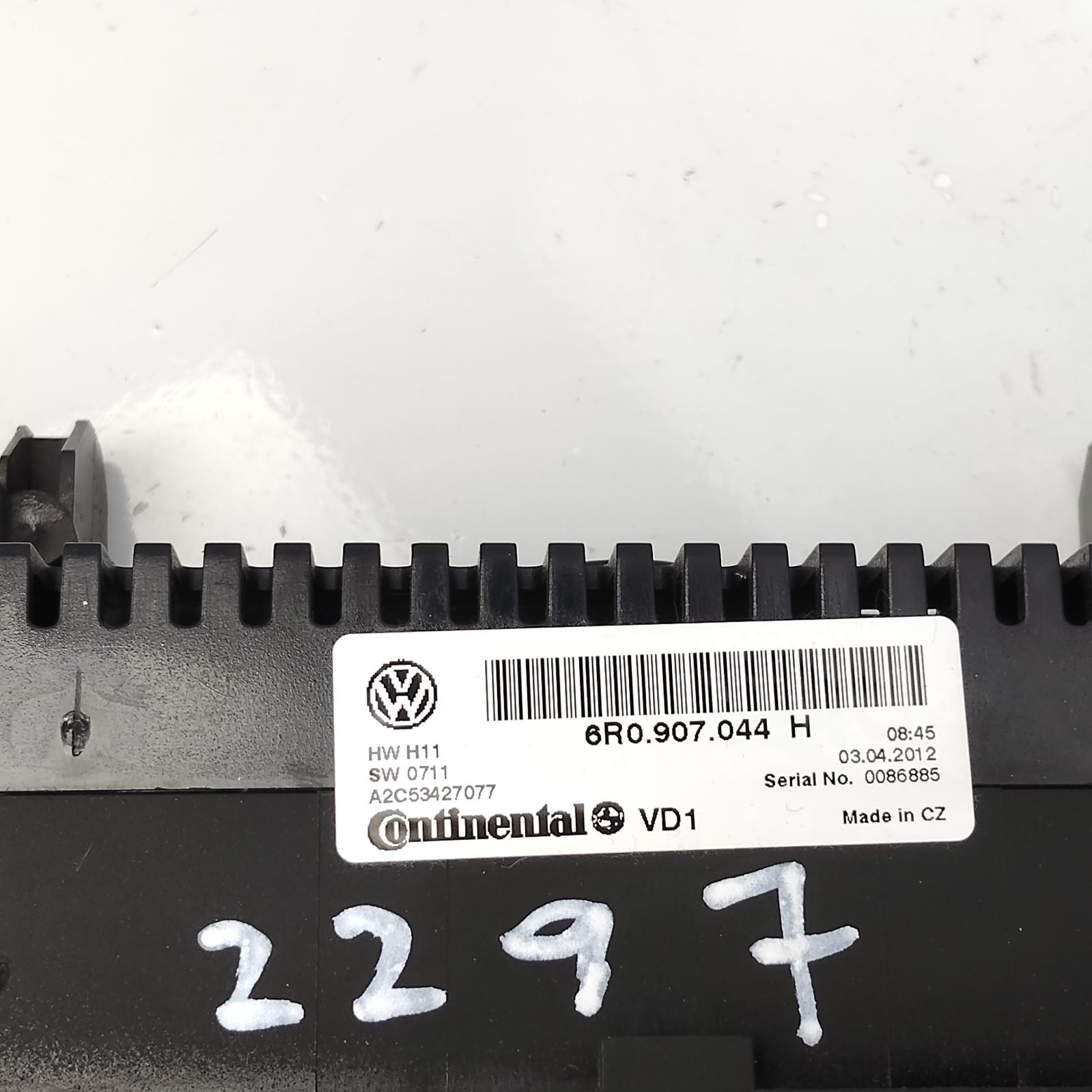 2012 Volkswagen Polo Heater/Ac Controls View Auto part Heater/Ac Controls Volkswagen Polo 2012
