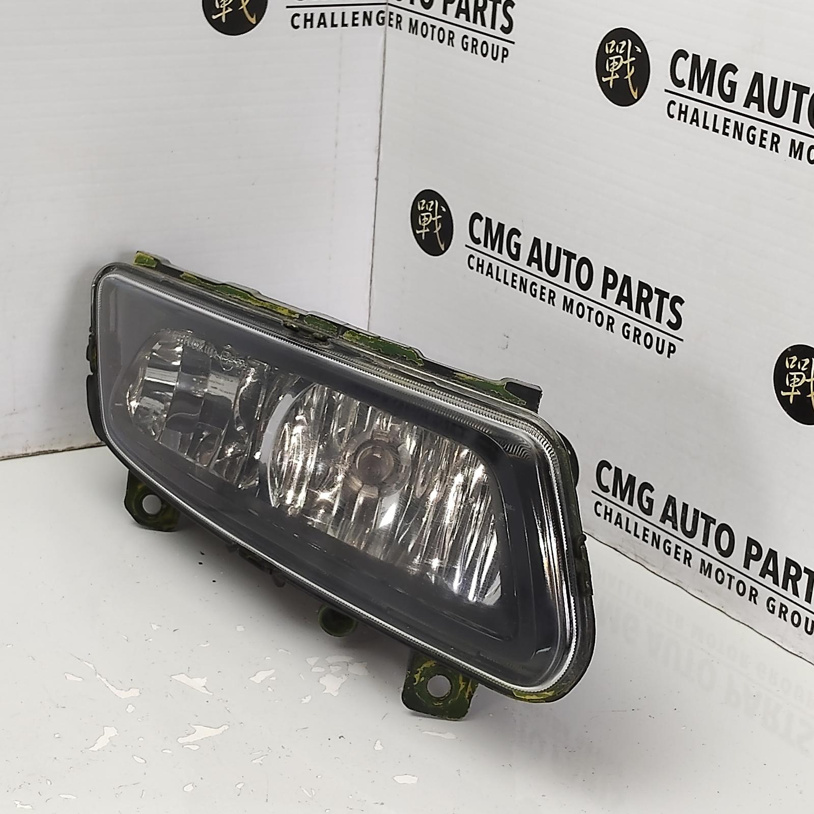 2012 Volkswagen Polo Right Indicator/Fog/Side View Auto part Right Indicator/Fog/Side Volkswagen Polo 2012