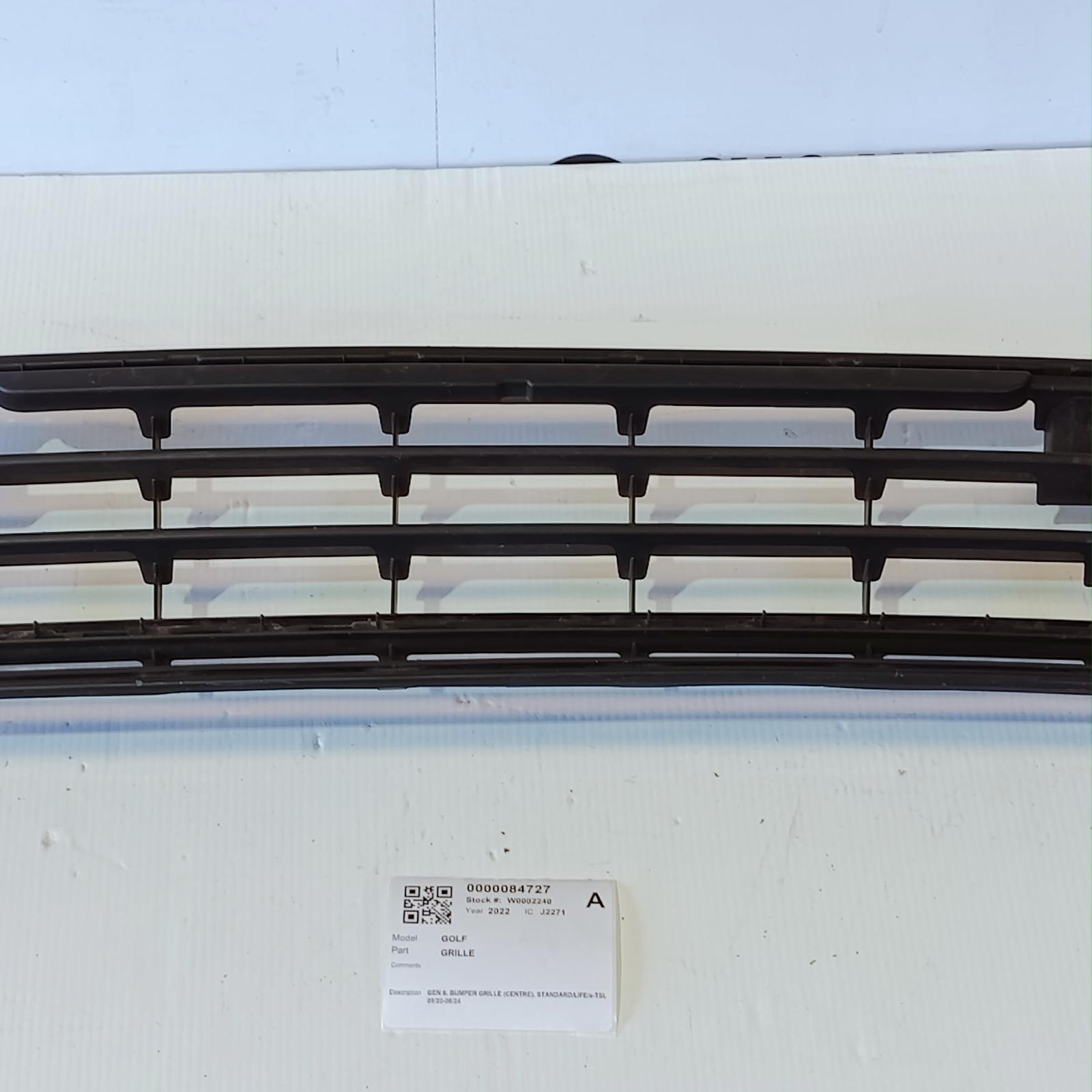 2022 Volkswagen Golf Grille View Auto part Grille Volkswagen Golf 2022