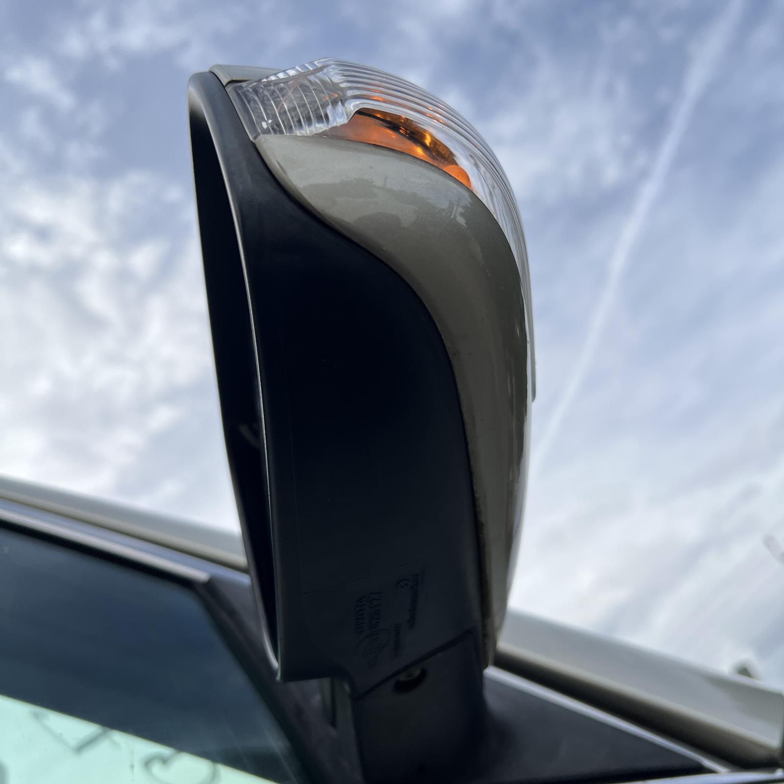 2006 Toyota Aurion Right Rear Strut View Auto part Right Rear Strut Toyota Aurion 2006