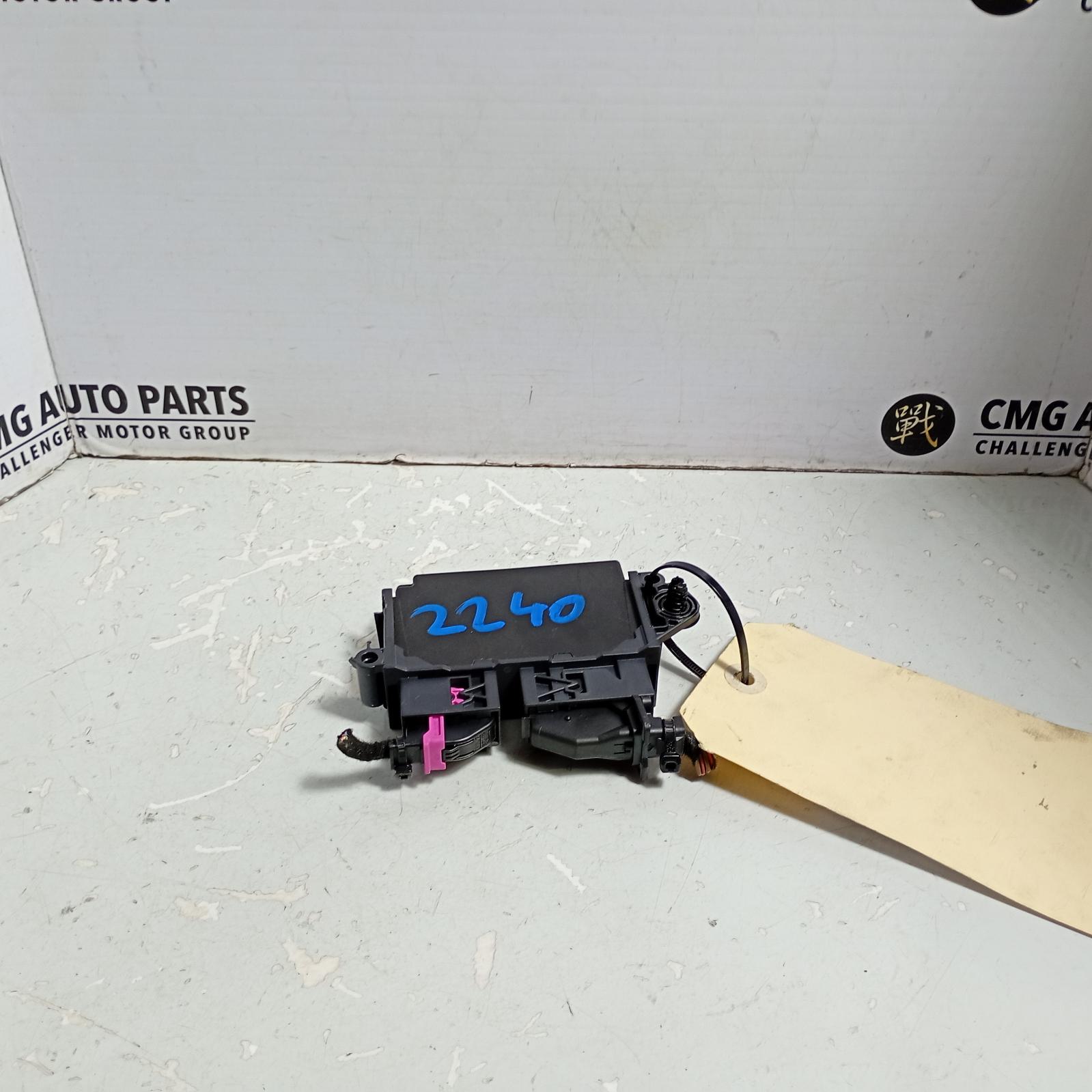 View Auto part Misc Switch/Relay Volkswagen Golf 2022