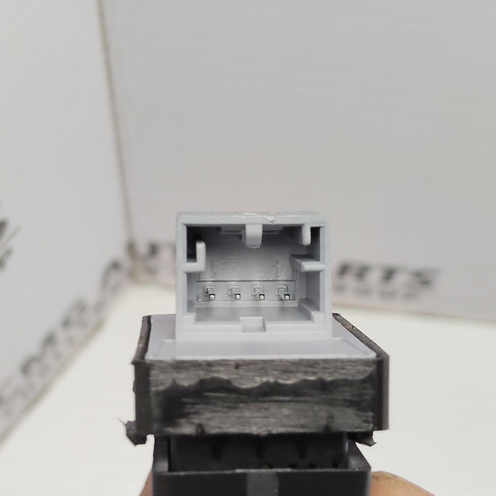 2010 Audi A4 Pwr Dr Wind Switch View Auto part Pwr Dr Wind Switch Audi A4 2010