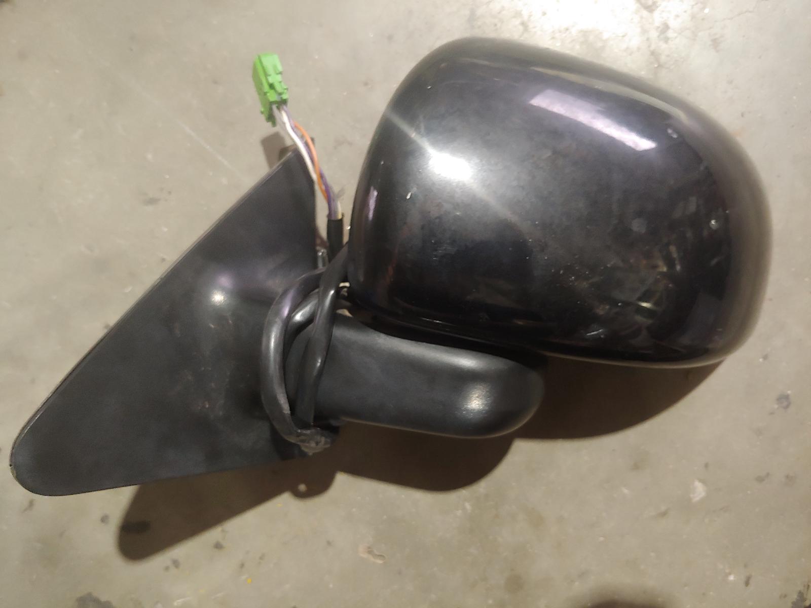 2001 Volkswagen Beetle Left Door Mirror View Auto part Left Door Mirror Volkswagen Beetle 2001