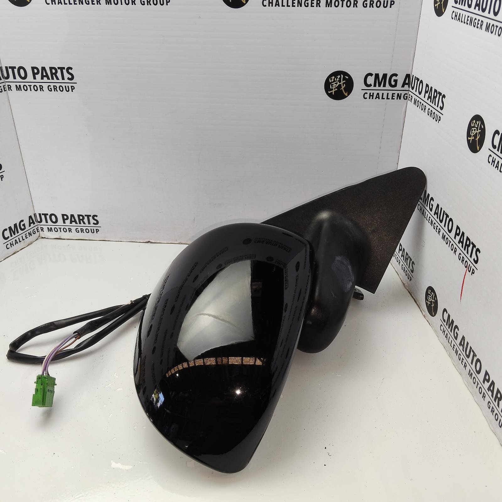 2001 Volkswagen Beetle Right Door Mirror View Auto part Right Door Mirror Volkswagen Beetle 2001
