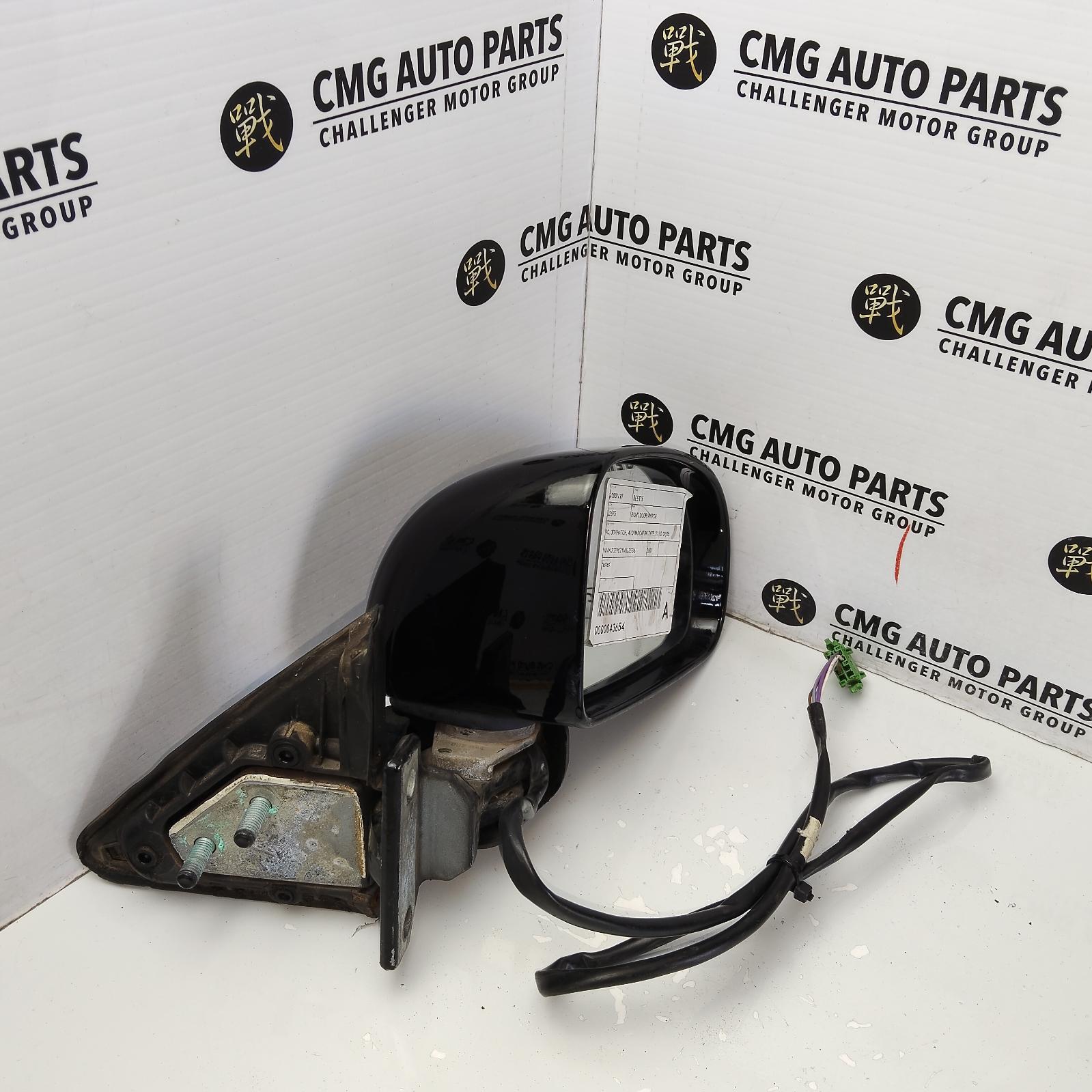 2001 Volkswagen Beetle Right Door Mirror View Auto part Right Door Mirror Volkswagen Beetle 2001