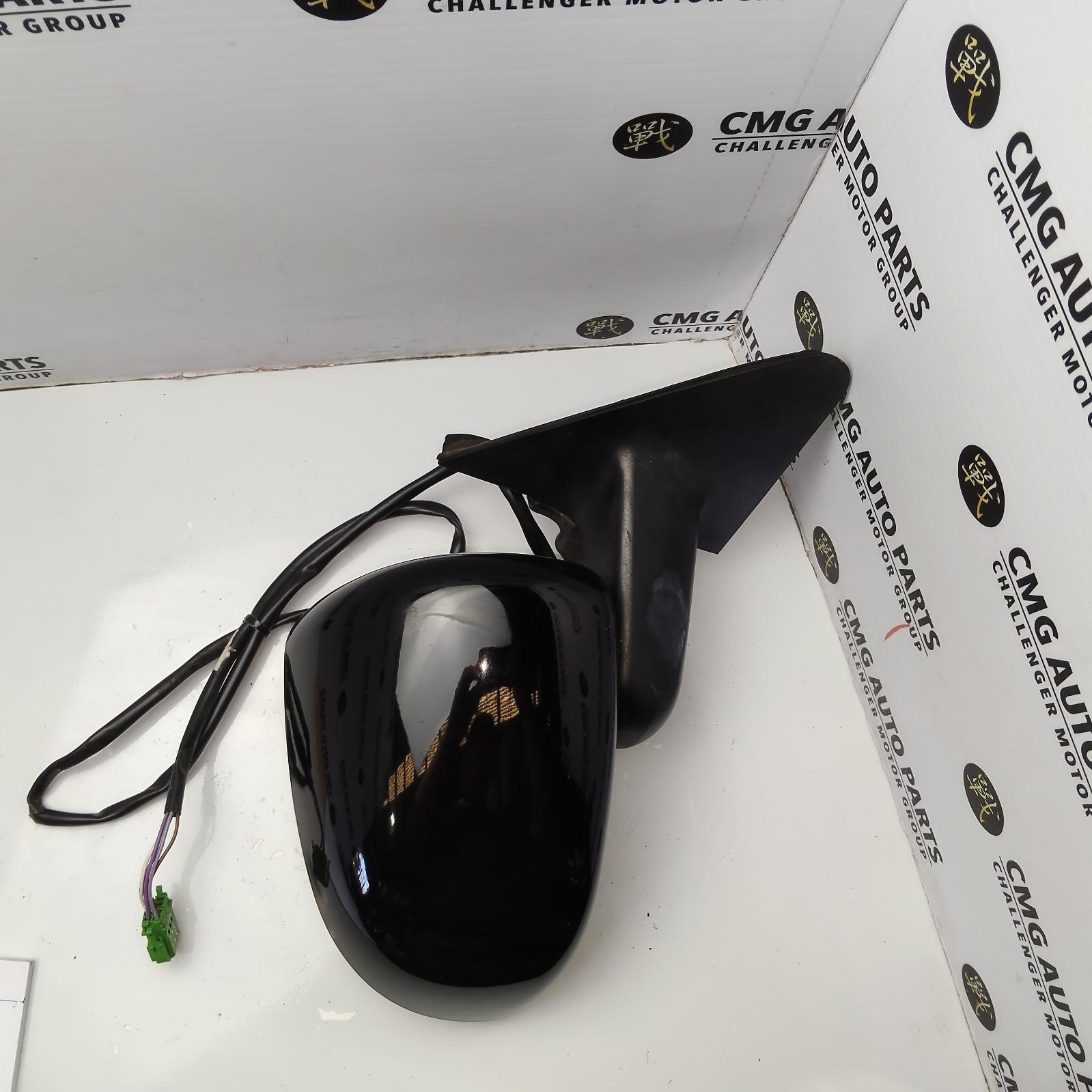 2001 Volkswagen Beetle Right Door Mirror View Auto part Right Door Mirror Volkswagen Beetle 2001