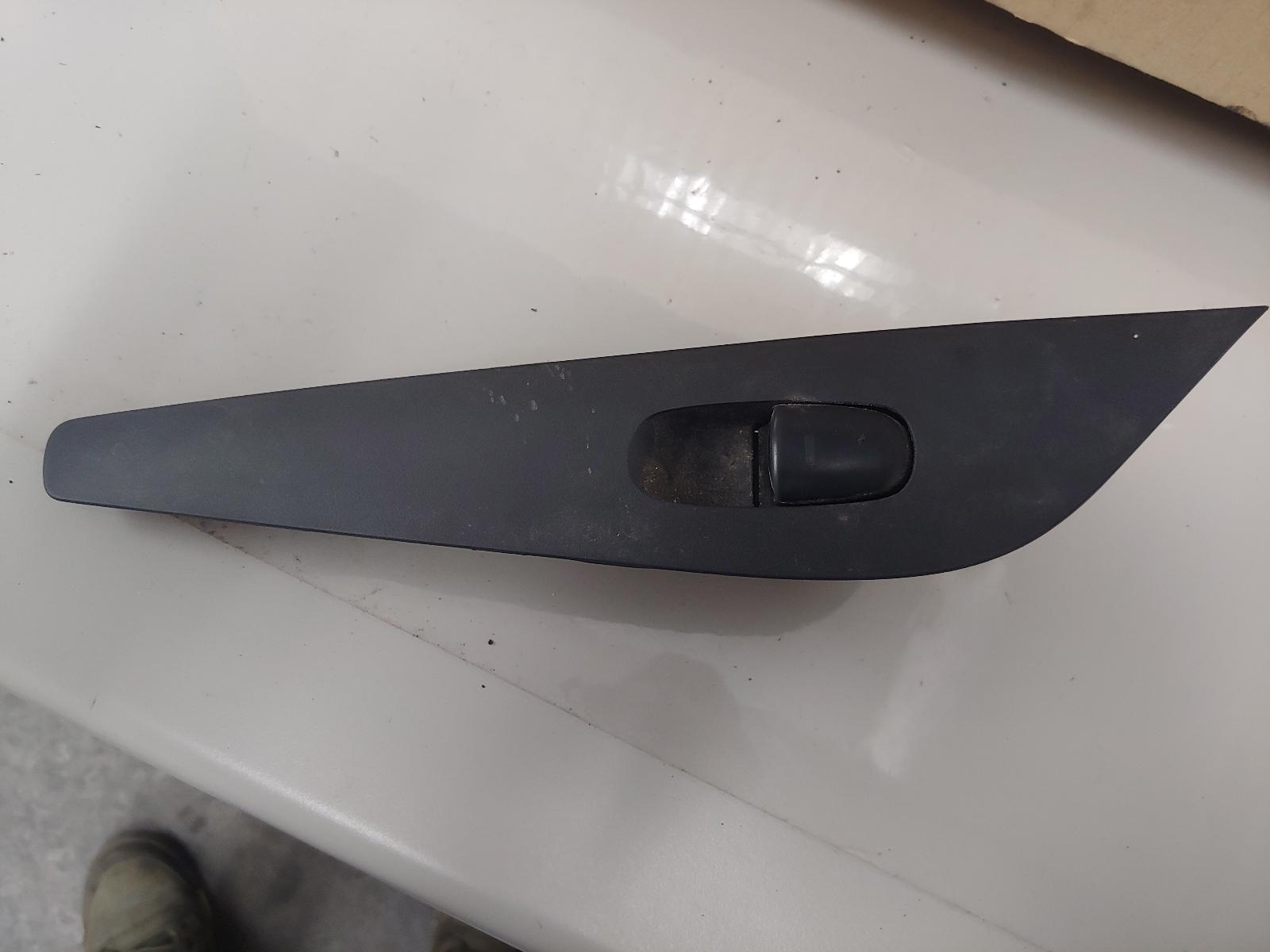 View Auto part Pwr Dr Wind Switch Nissan Altima 2015