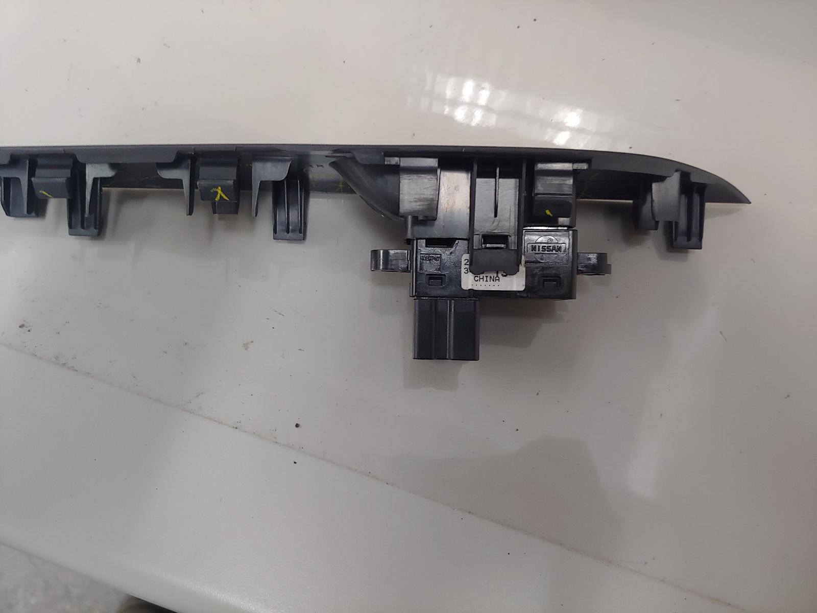 View Auto part Pwr Dr Wind Switch Nissan Altima 2015